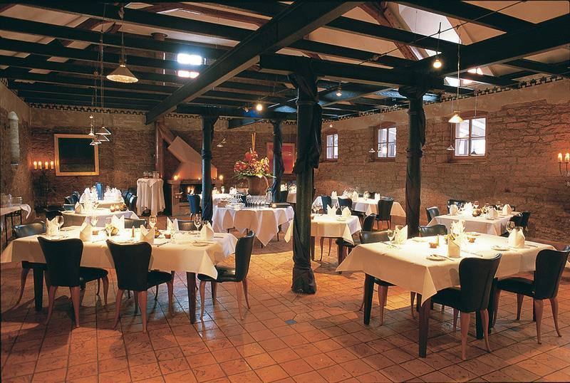 Schlosshotel Weyberhoefe Hösbach Restoran fotoğraf